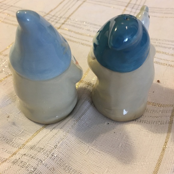 New In Box Cracker Barrel Gnome Salt & Pepper Shakers - Picture 3 of 5
